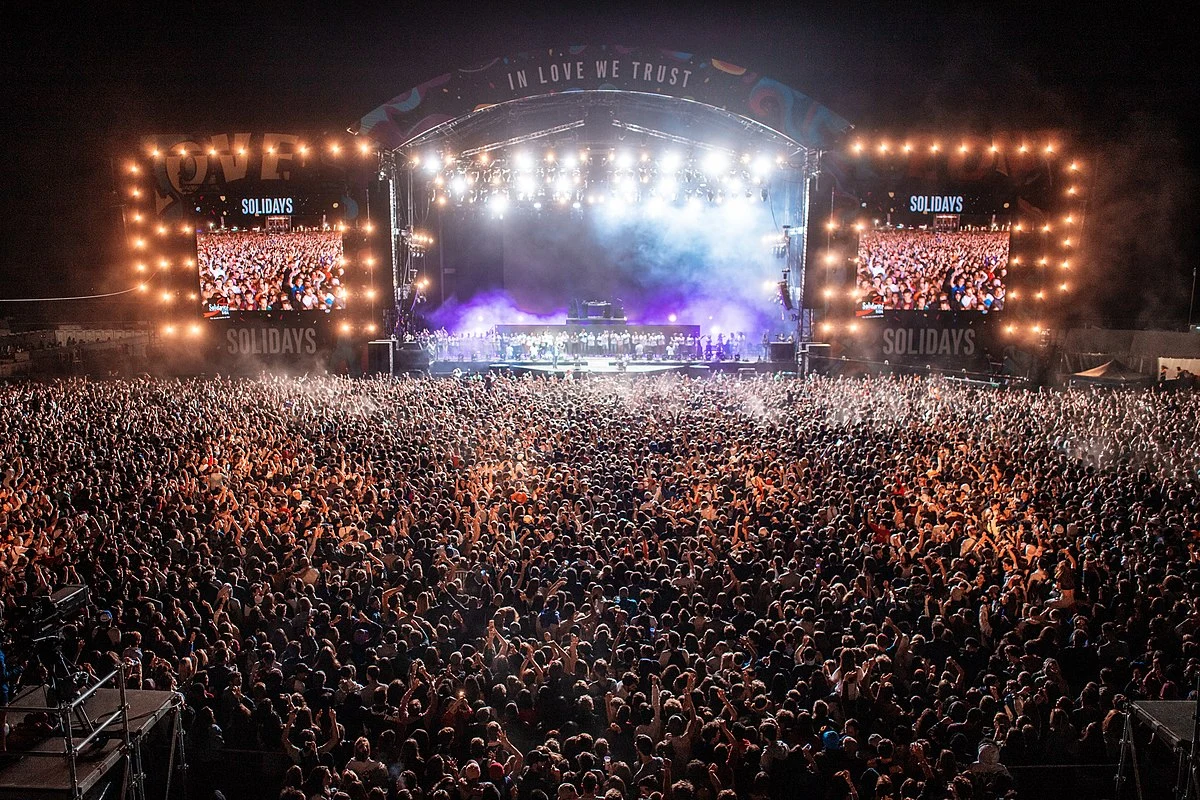 1200px-SOLIDAYS_2018_-_Scene_Paris